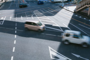 ドローン　道路交通法