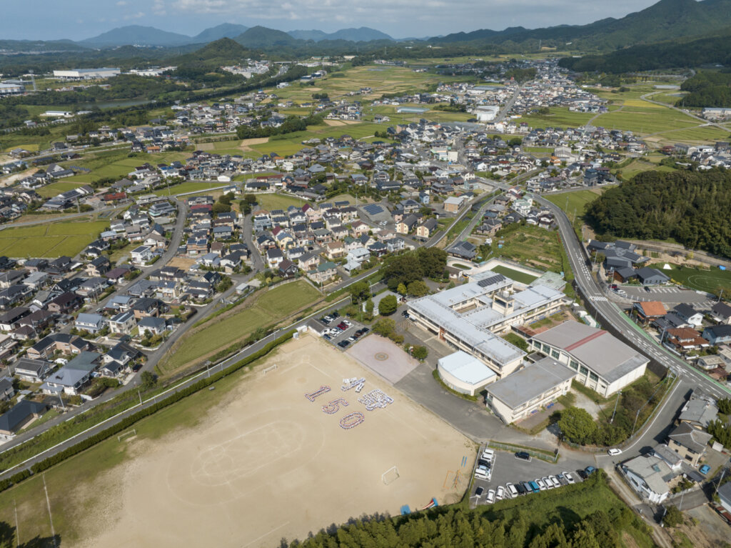 学校周辺の景観を含めた広域写真